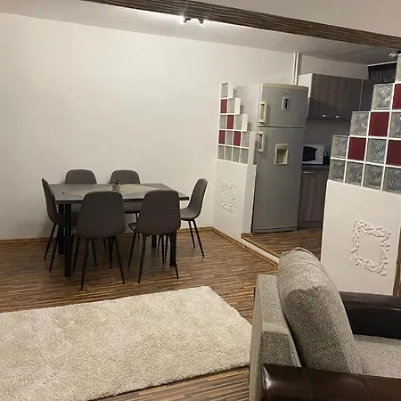 Talina Apartament Oradea Exterior foto